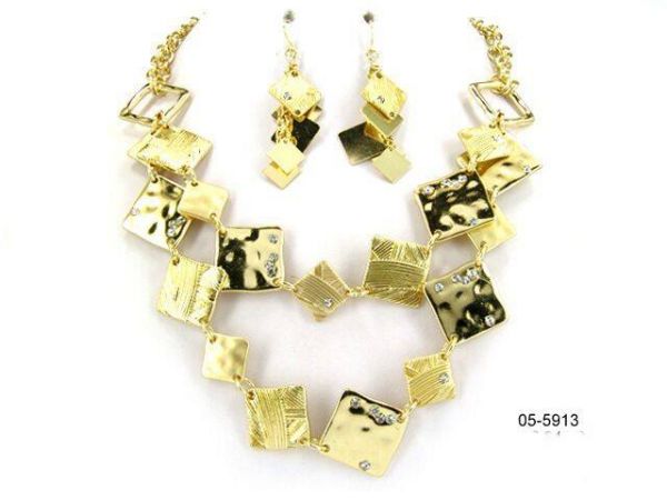 Conjunto Colar e brinco dourado com strass 5913